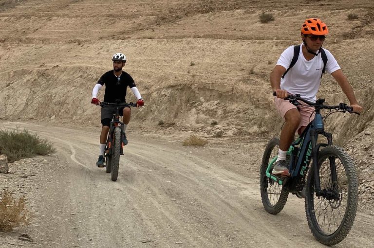 Activité Ebike desert Agafay Marrakech Maroc